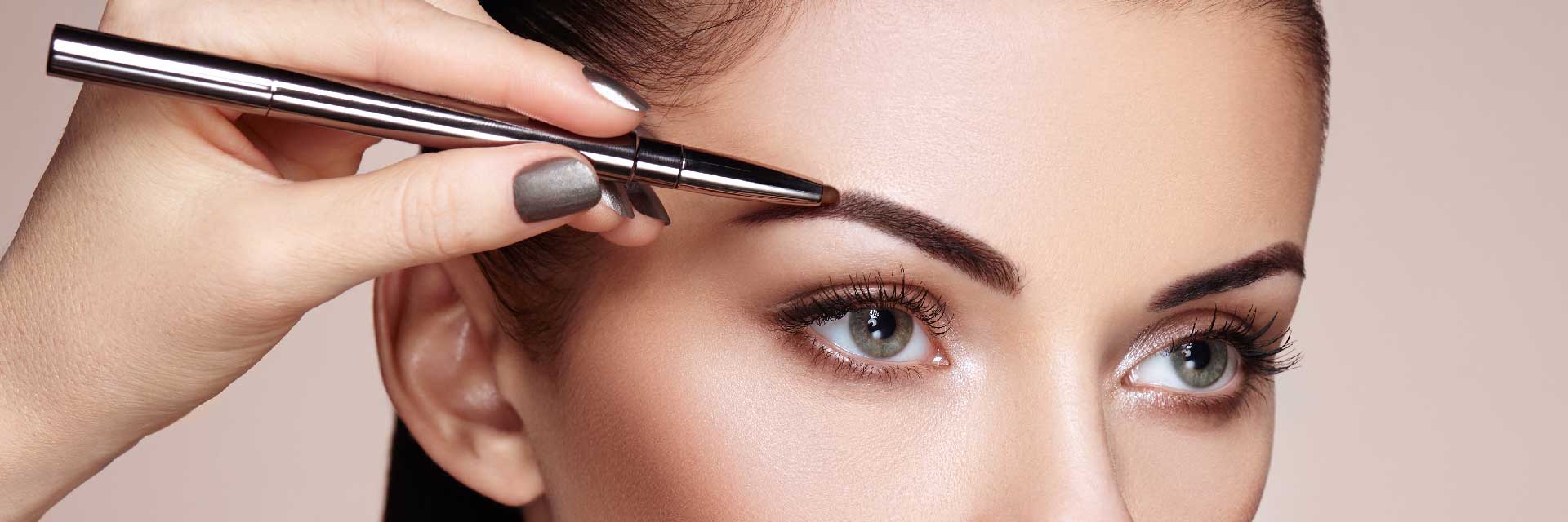 Restructuration de sourcils